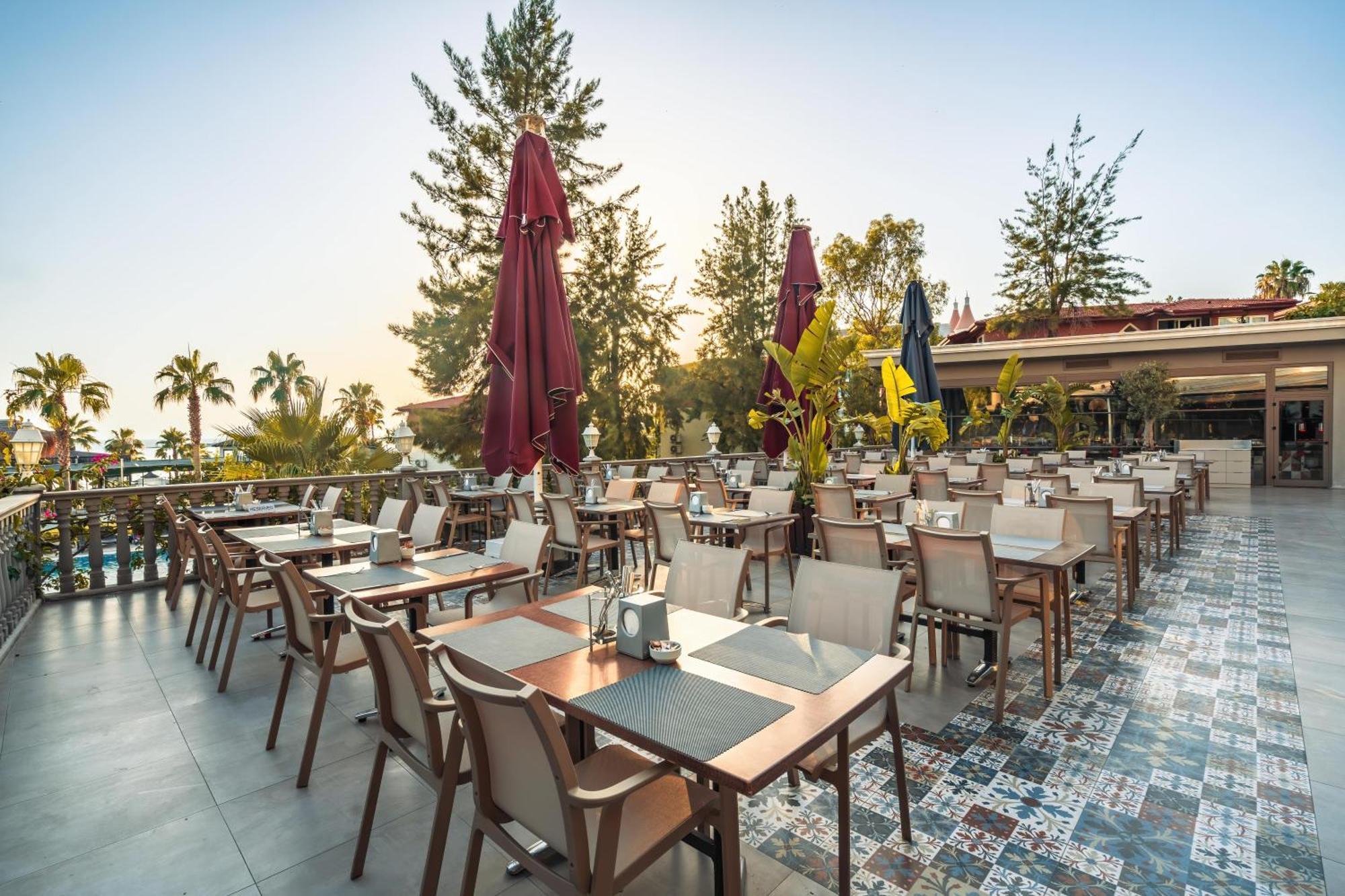 Justiniano Deluxe Resort Okurcalar Exterior photo